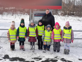 Экскурсия к железной дороге: "Безопасность дошколят на железнодорожном транспорте" Экскурсия к железной дороге: "Безопасность дошколят на железнодорожном транспорте".